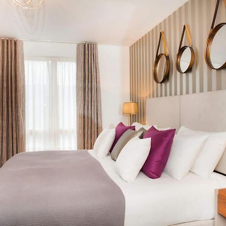Stylish And Central Two Bedroom & Two Bathroom Apartment With Free Parking 外观 照片