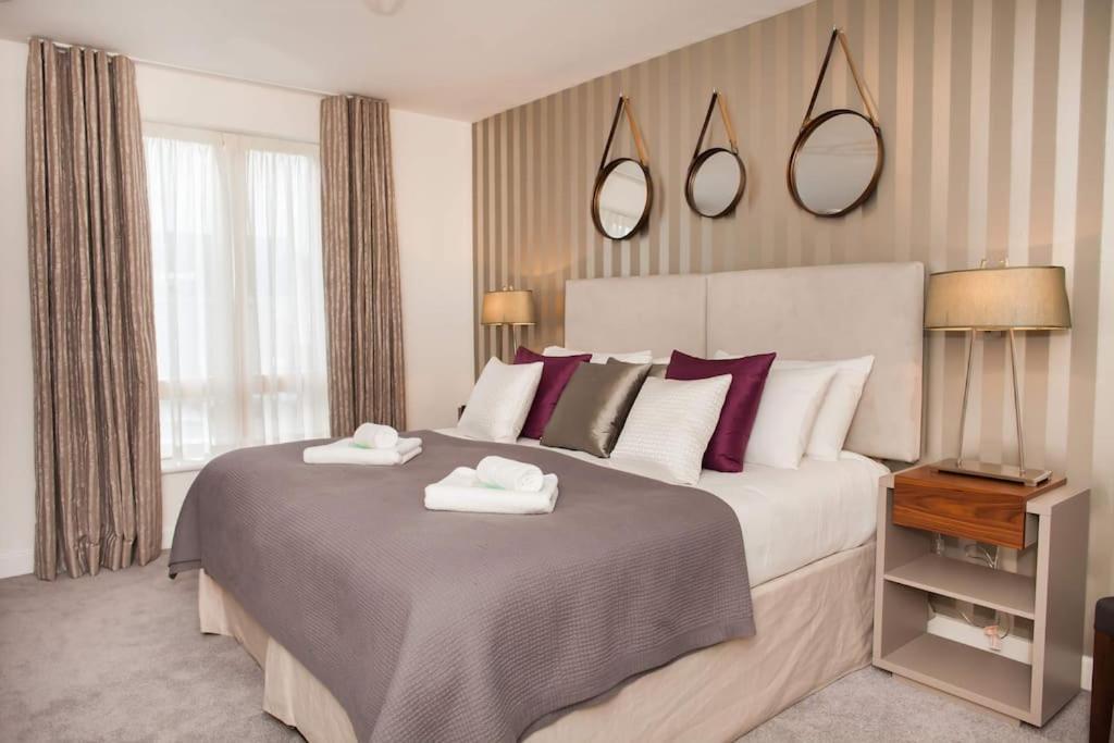 Stylish And Central Two Bedroom & Two Bathroom Apartment With Free Parking 外观 照片