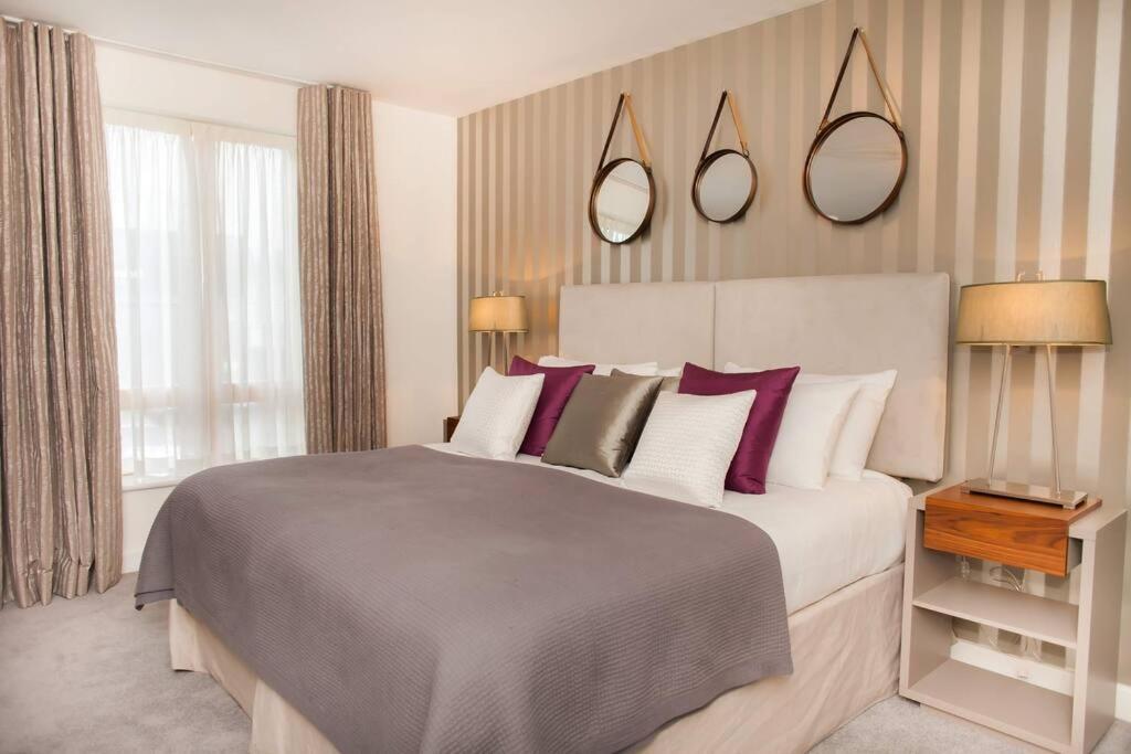 Stylish And Central Two Bedroom & Two Bathroom Apartment With Free Parking 外观 照片