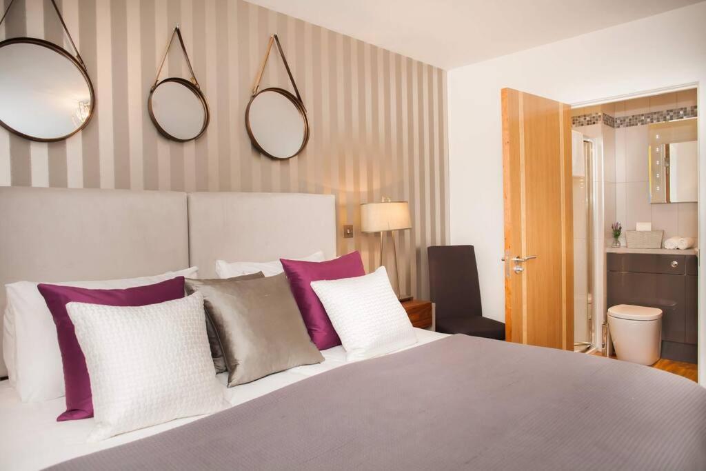 Stylish And Central Two Bedroom & Two Bathroom Apartment With Free Parking 外观 照片