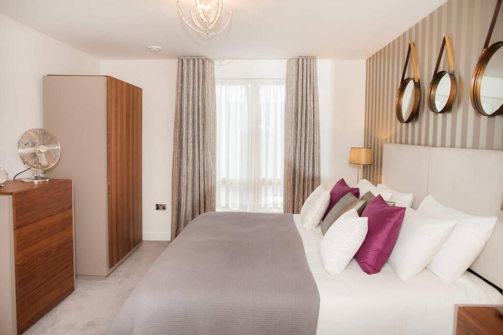 Stylish And Central Two Bedroom & Two Bathroom Apartment With Free Parking 外观 照片